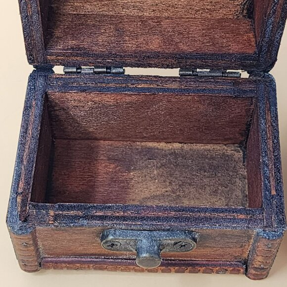 Set Of 2 Antique Style Mini Wooden Treasure Chest Boxes With Latch - Picture 8 of 14